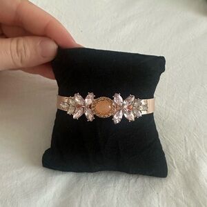Elegant bracelet